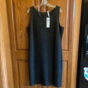 Black Sleeveless Knee-Length Sheath Dress